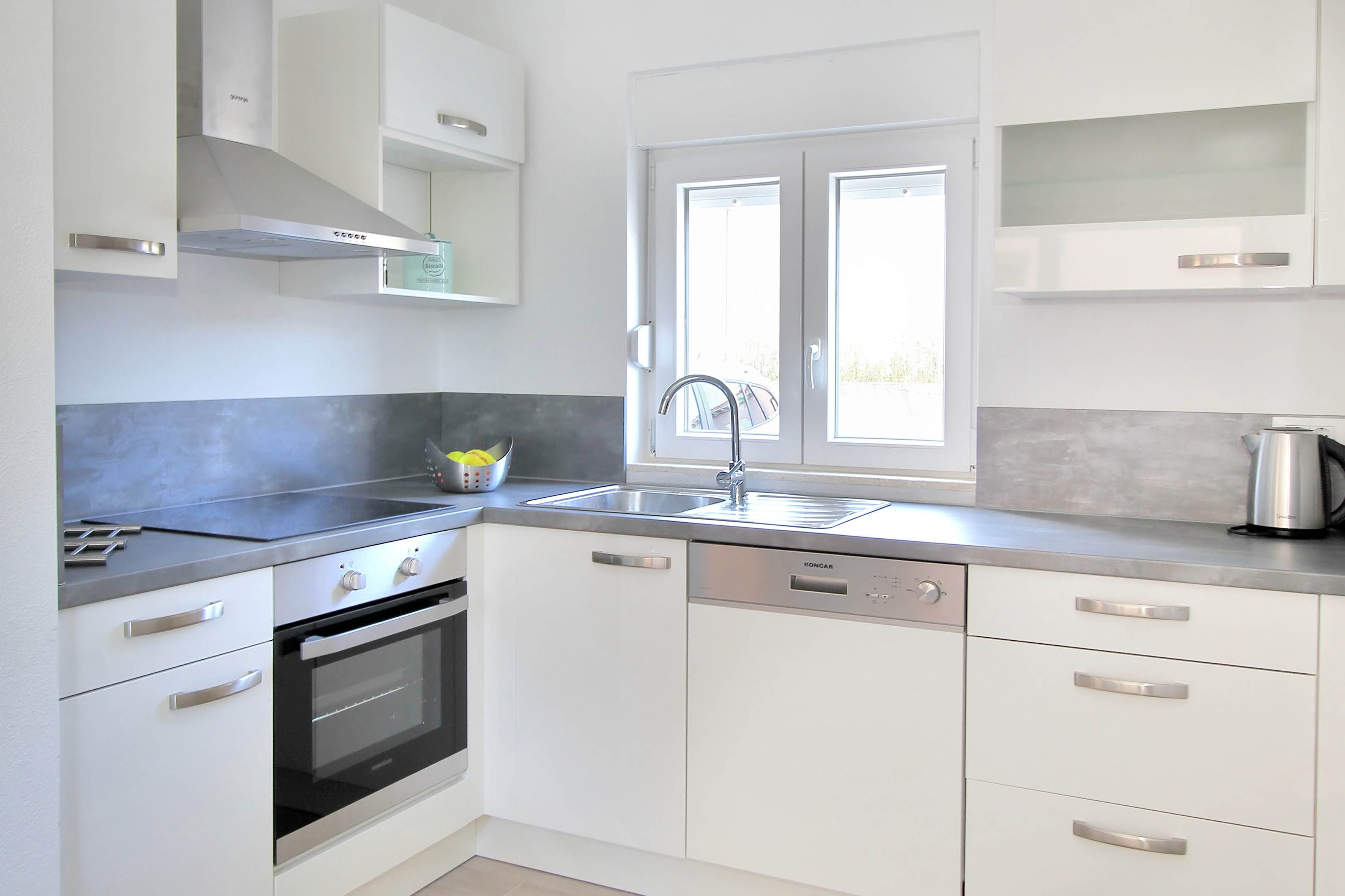 Bacan Family Apartments