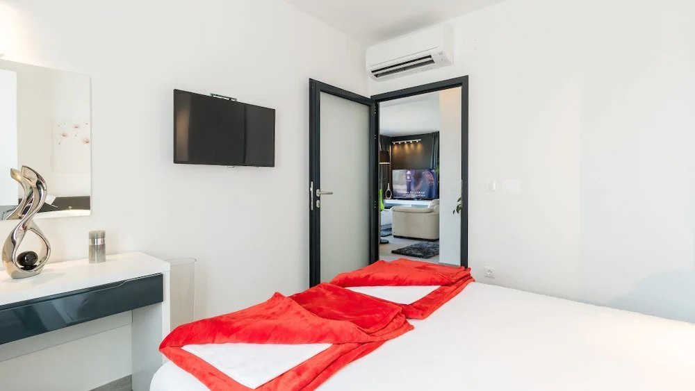 Residence Alpha Apartments