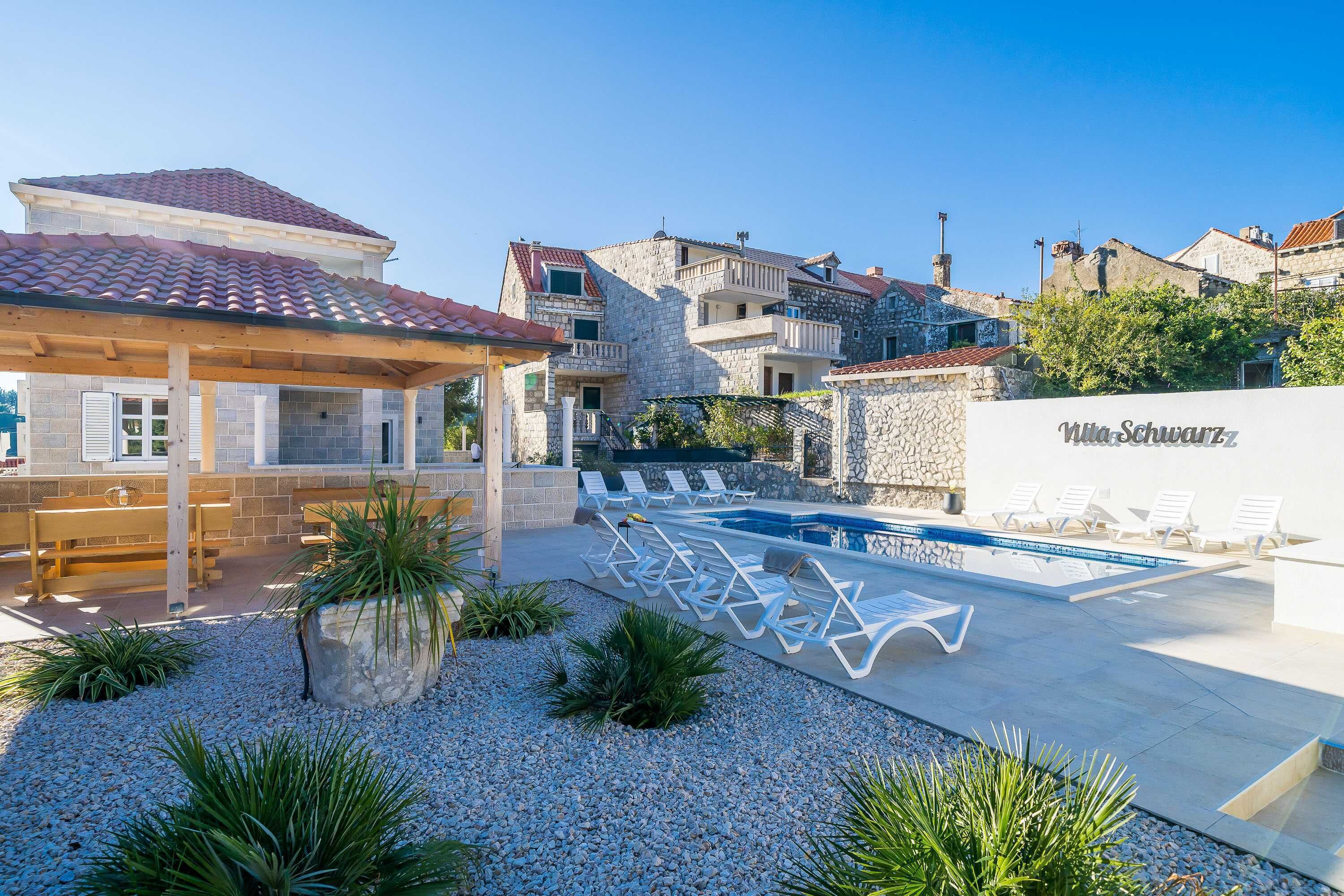 Residence & Pool Villa Schwarz Suites