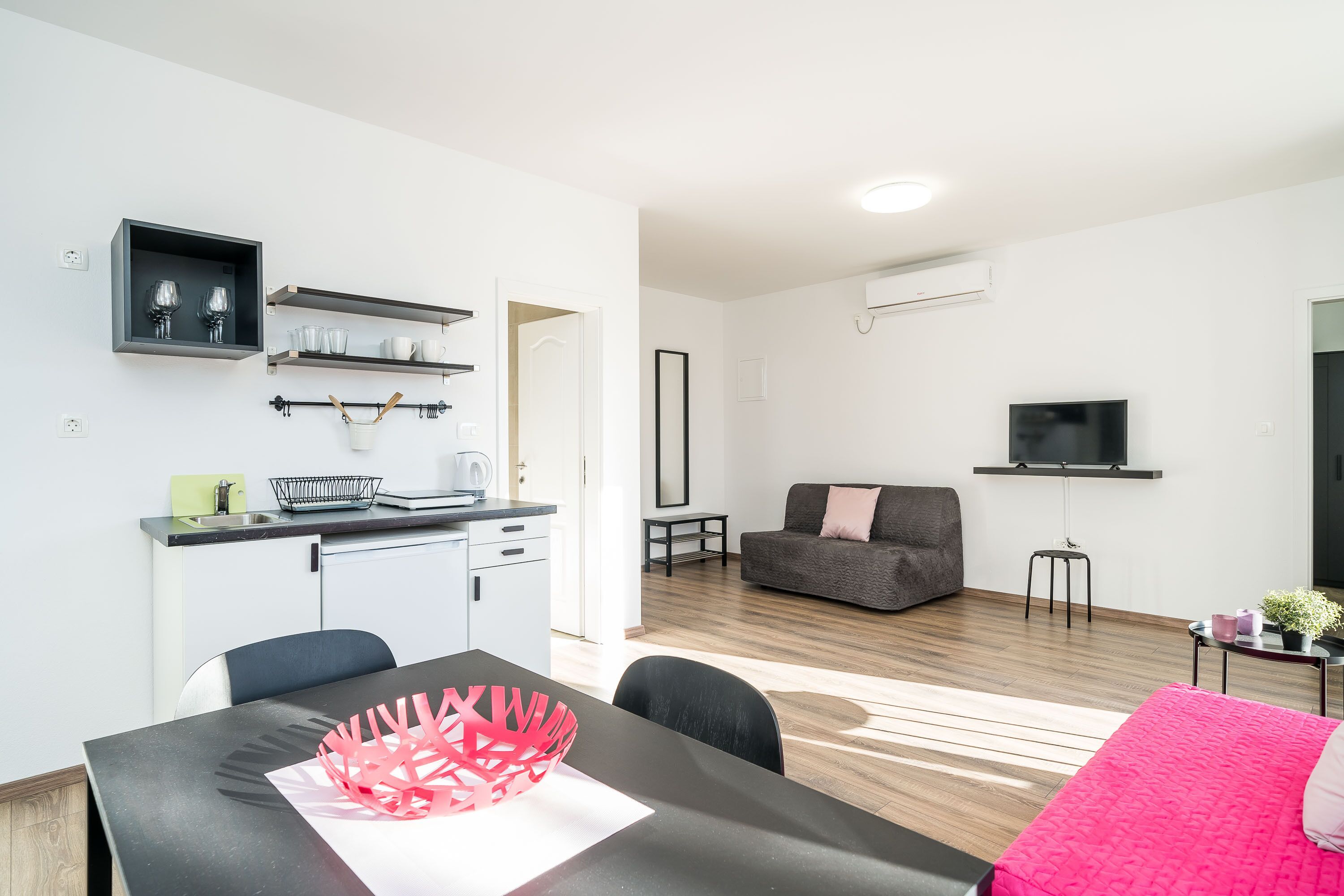 Residence & Pool Villa Schwarz Suites