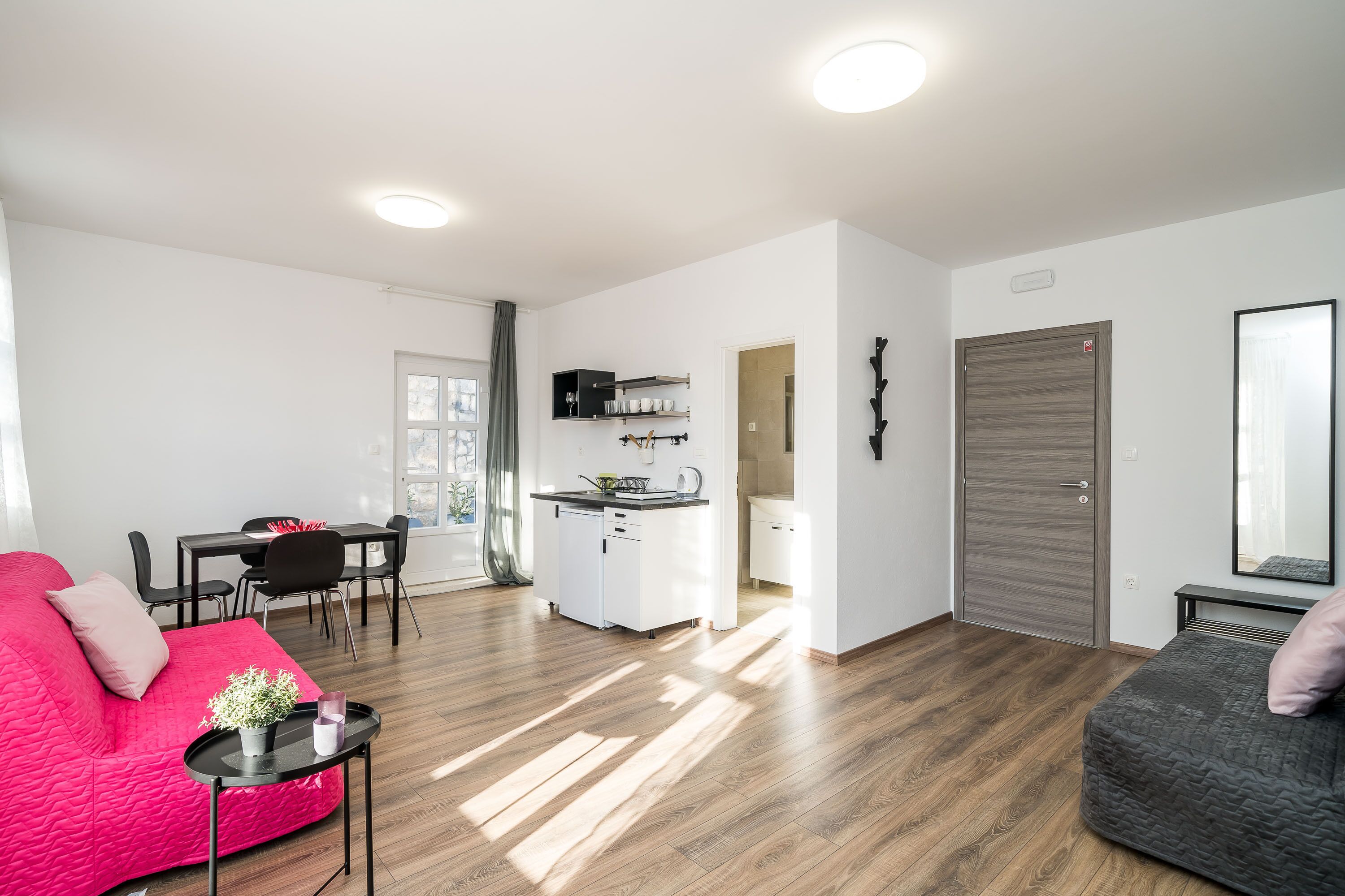 Residence & Pool Villa Schwarz Suites