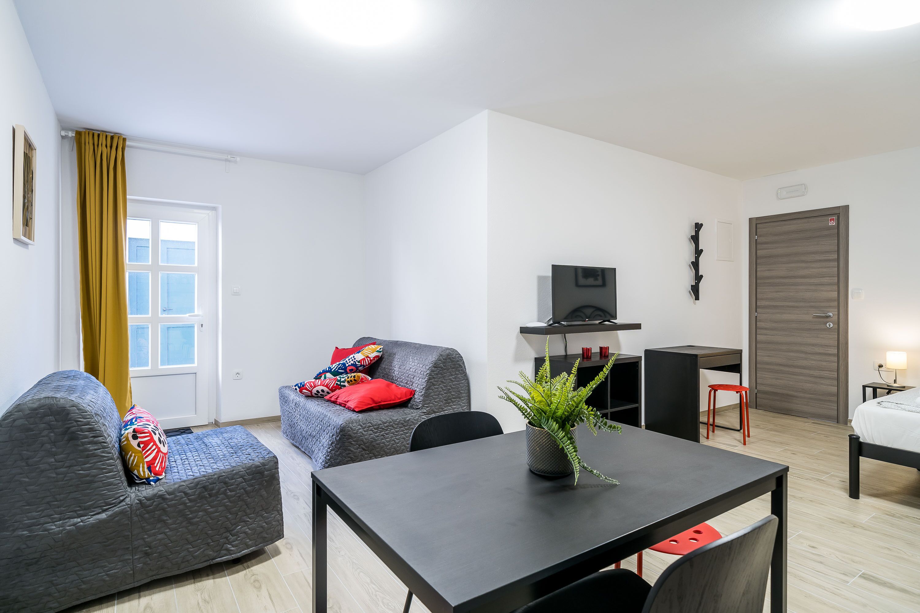 Residence & Pool Villa Schwarz Suites