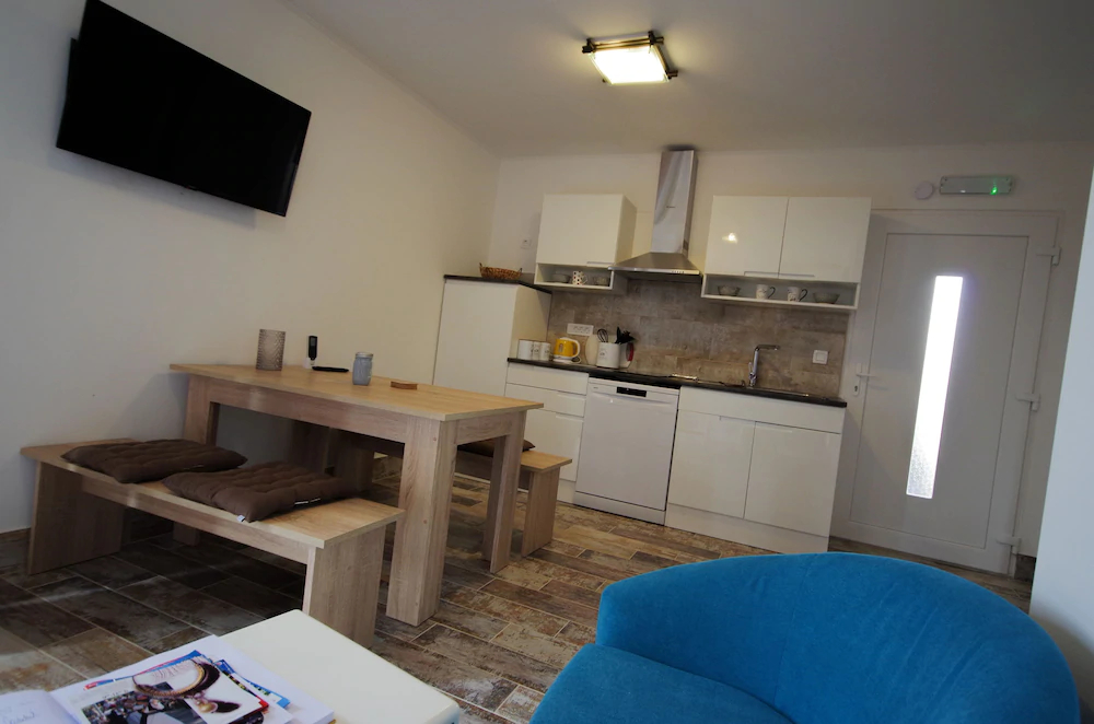 Sandra Apartments