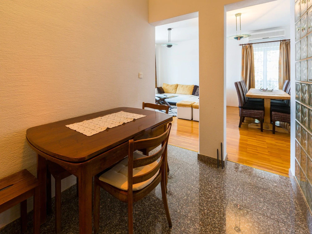 Apartment Goran