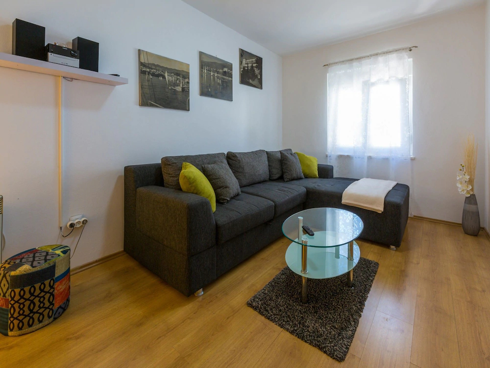 Apartment Mladen