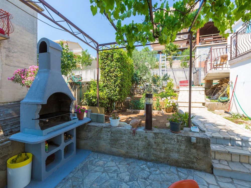Apartments Adrasteja