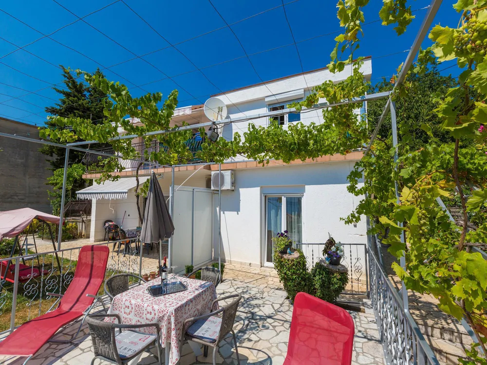 Apartments Adrasteja