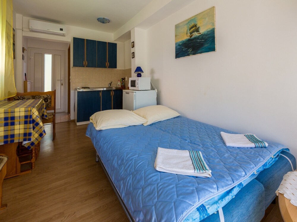 Apartments Adrasteja