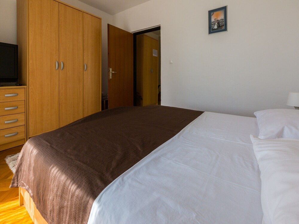 Apartments Adrasteja