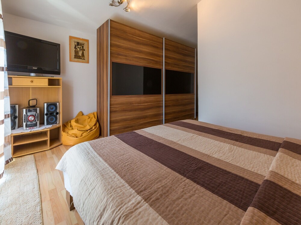 Apartments Adrasteja