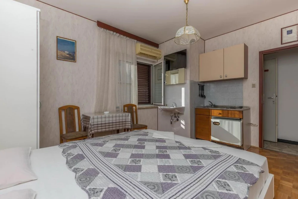 Apartments And Room Mauro