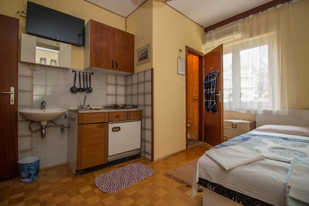 Apartments And Room Mauro
