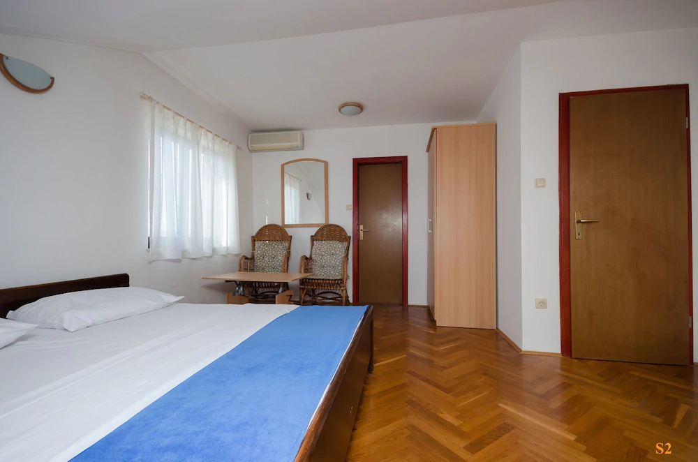 Apartments And Rooms Jaka
