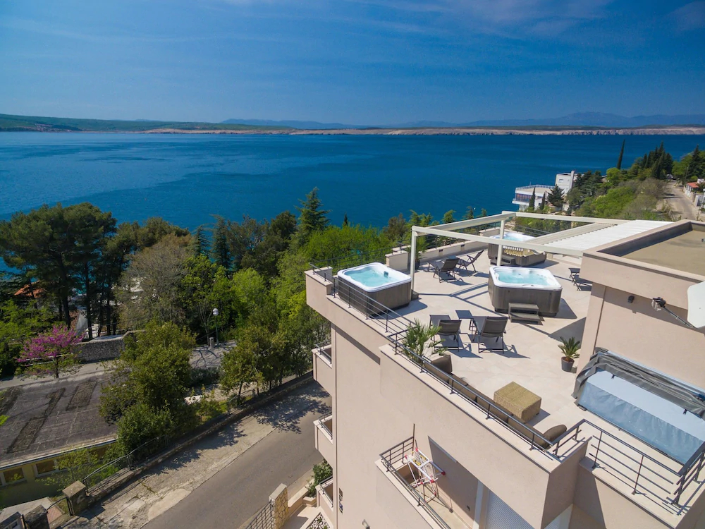 Apartments and Rooms Nensi