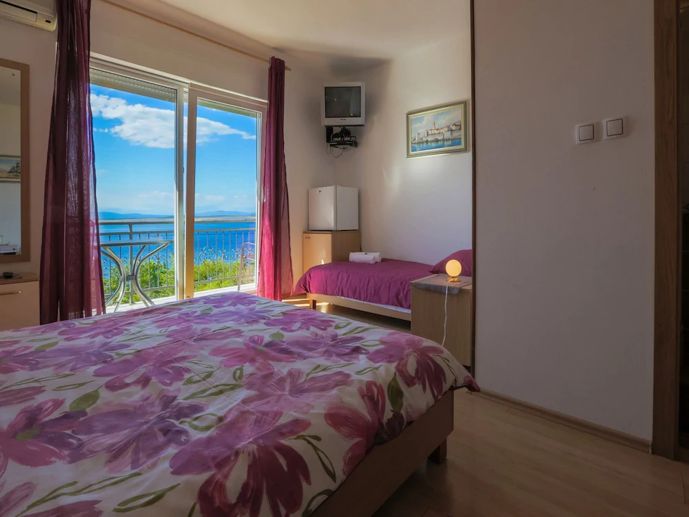 Apartments and Rooms Nensi