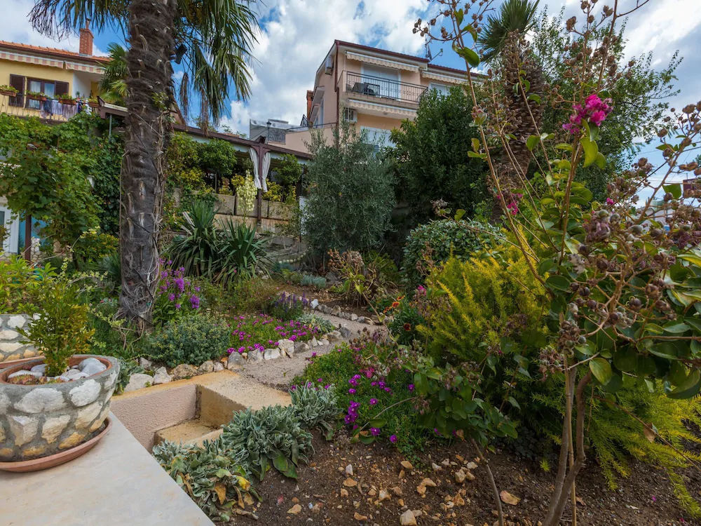 Apartments and Rooms Nensi