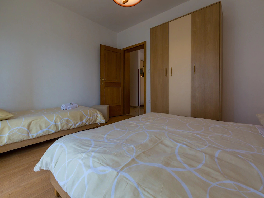 Apartments and Rooms Nensi