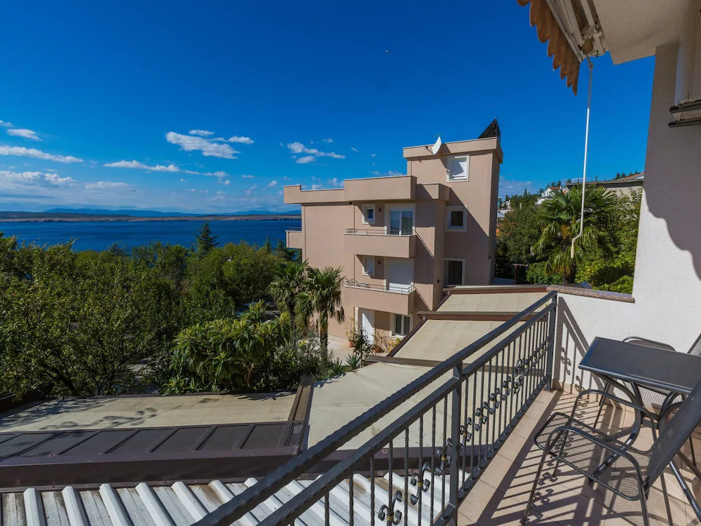 Apartments and Rooms Nensi