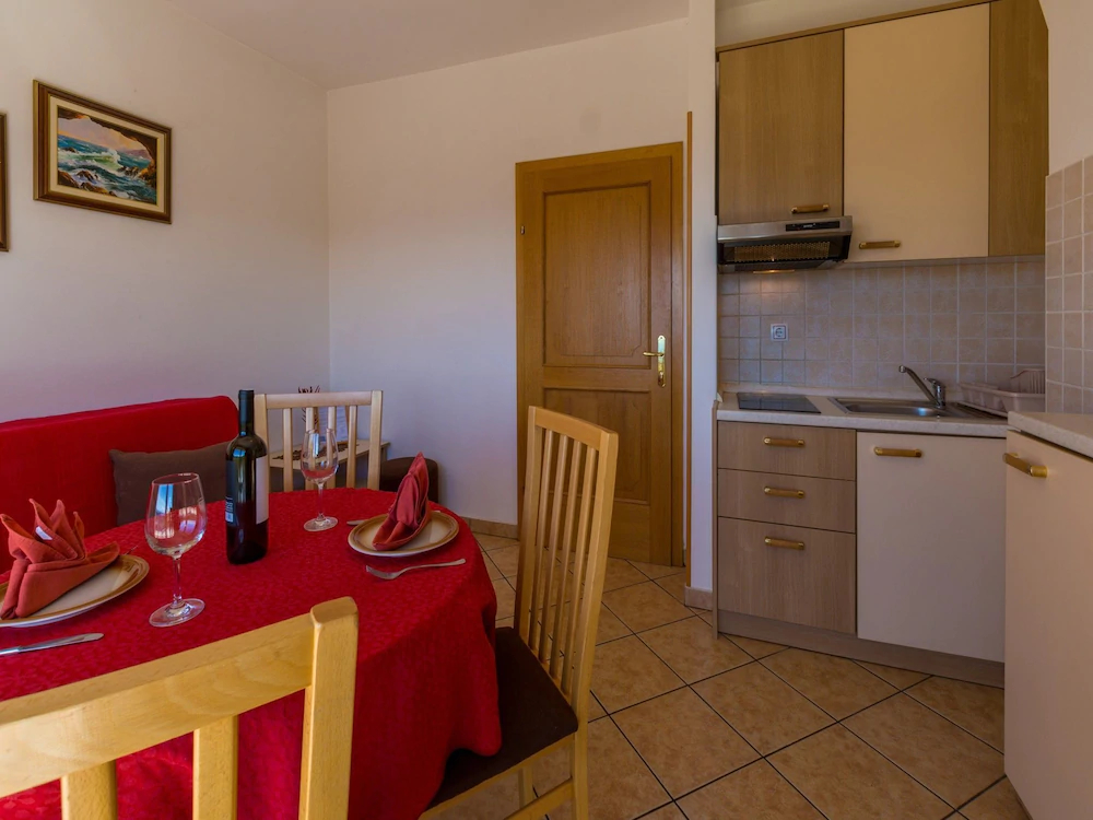 Apartments and Rooms Nensi