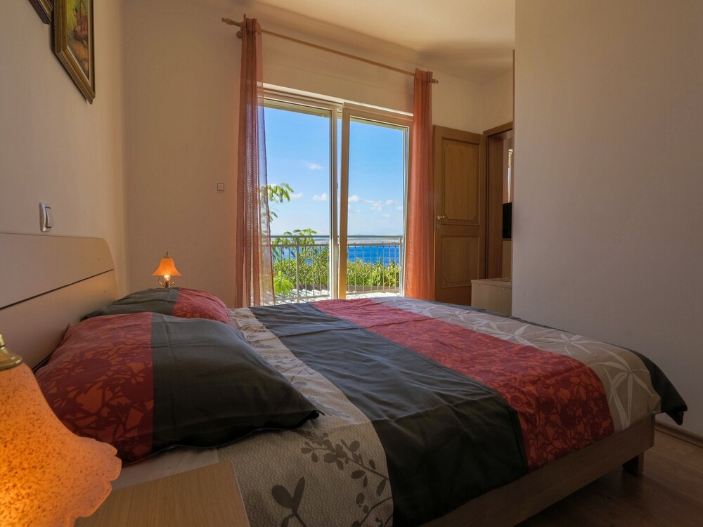 Apartments and Rooms Nensi