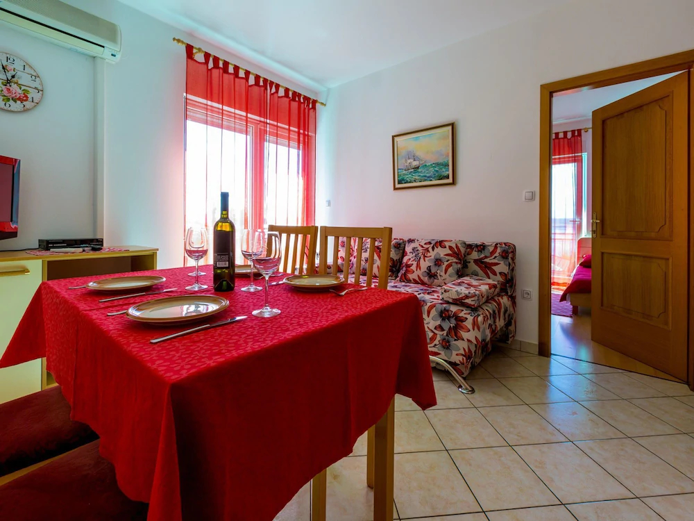 Apartments and Rooms Nensi