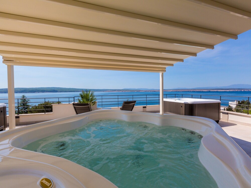 Apartments and Rooms Nensi