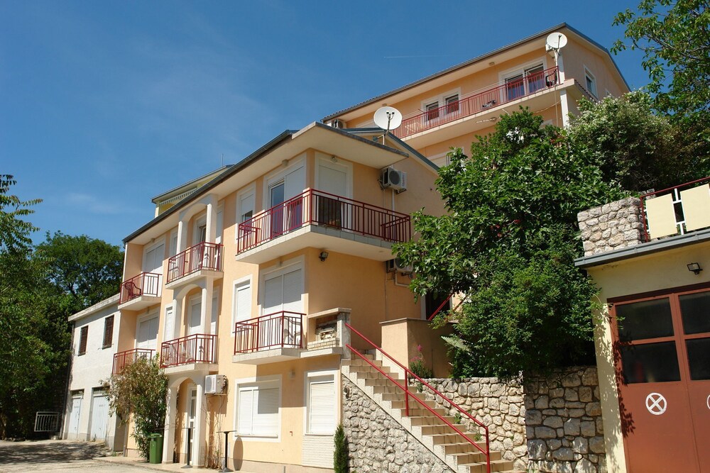 Apartments Ani