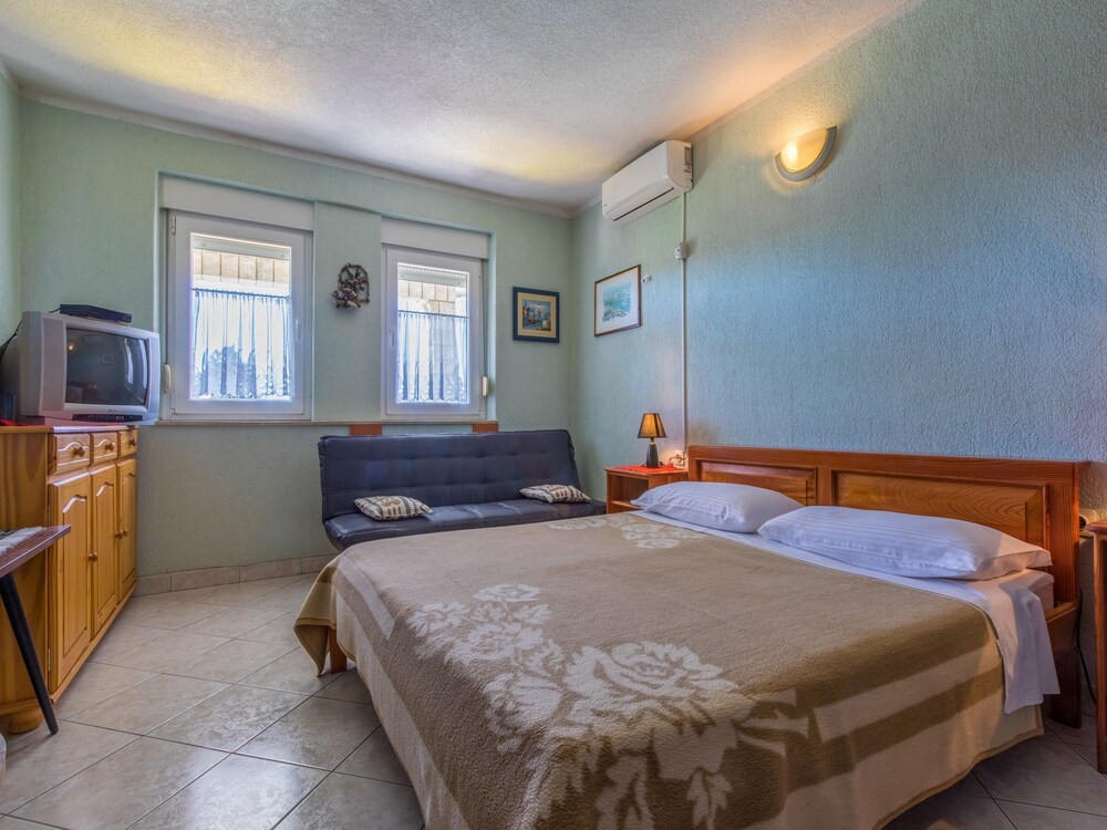 Apartments Elena