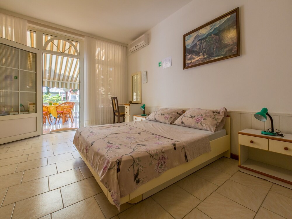 Apartments Eva