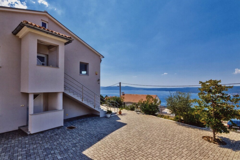 Apartments Manoy