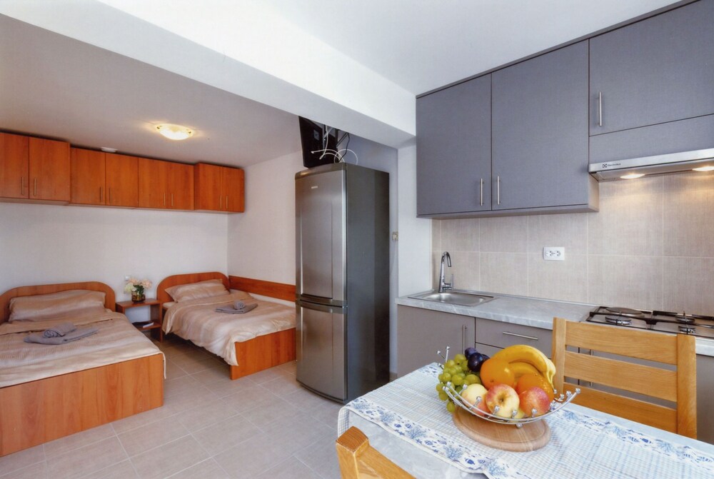 Apartments Manoy