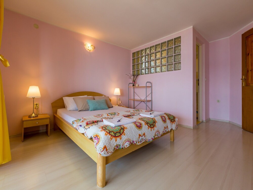 Apartments Neno