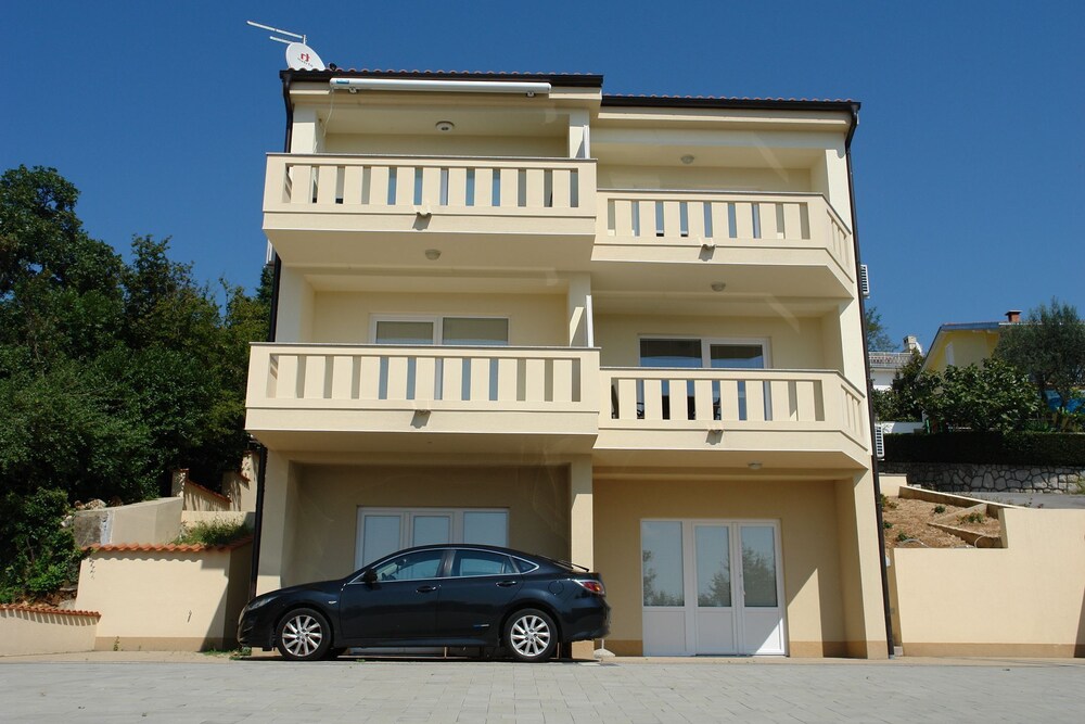 Apartments Petak Novi