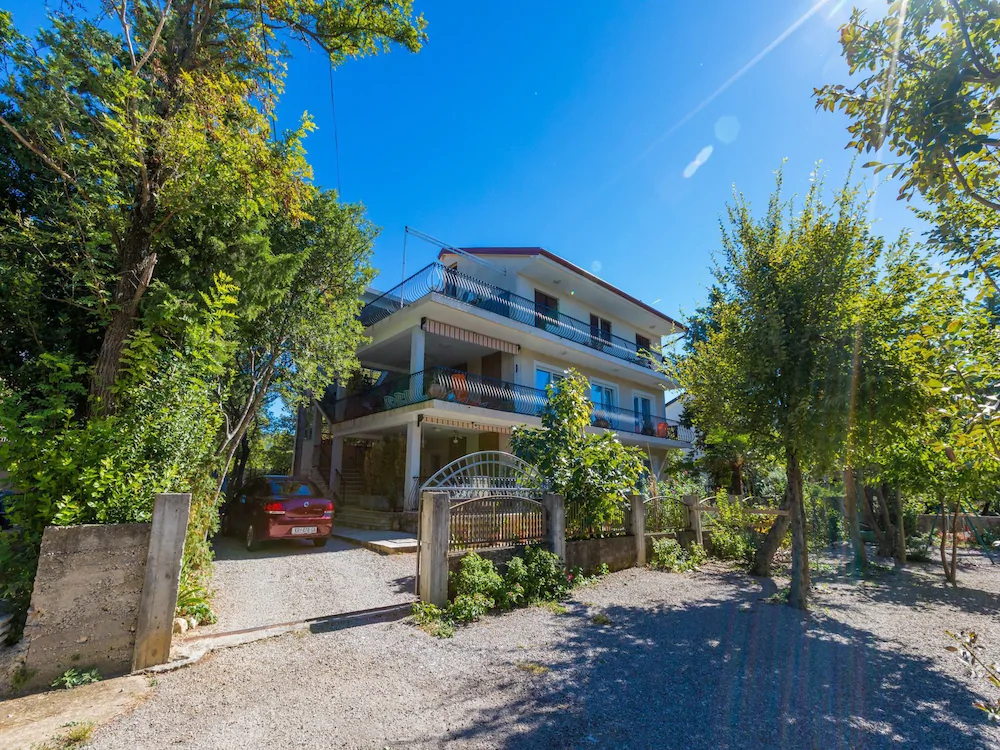 Apartments Pinty