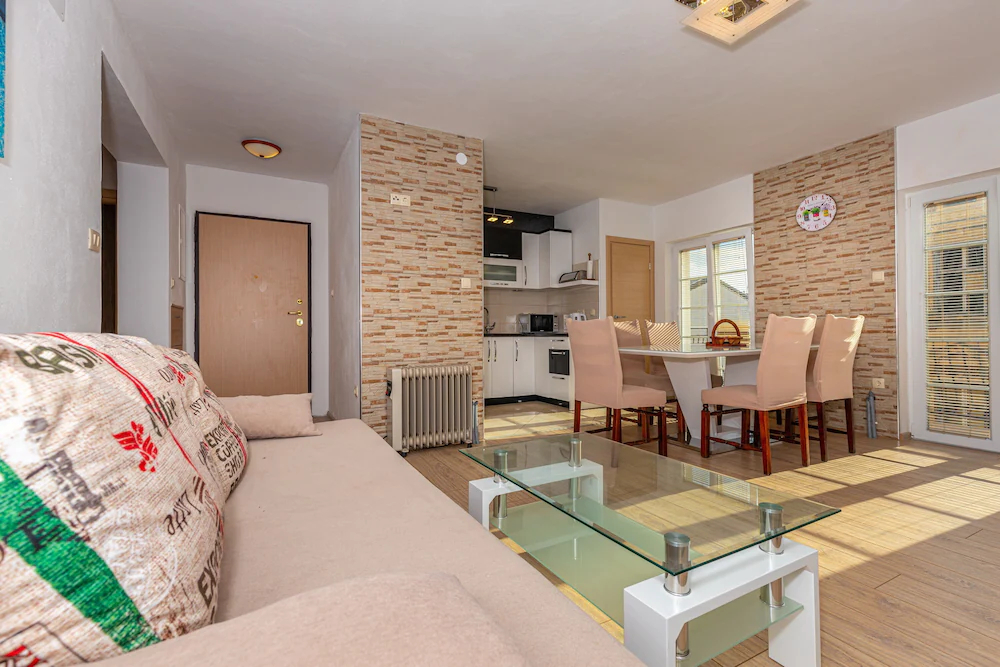 Apartments Sare