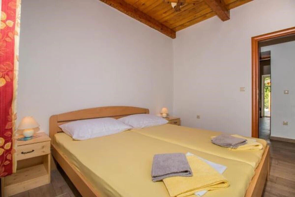 Apartments Sare