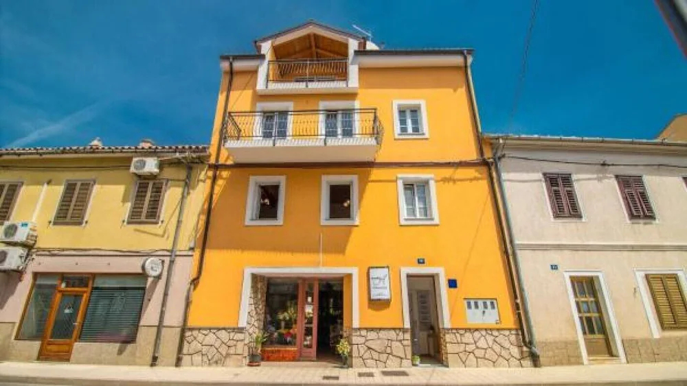 Apartments Sare