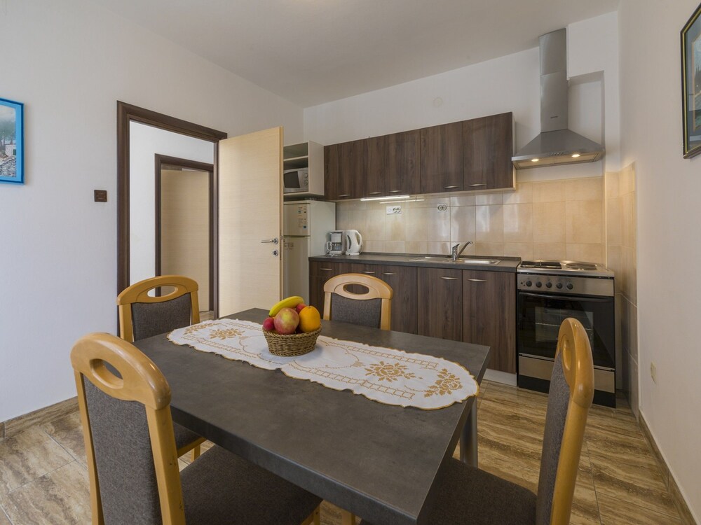Apartments Theo