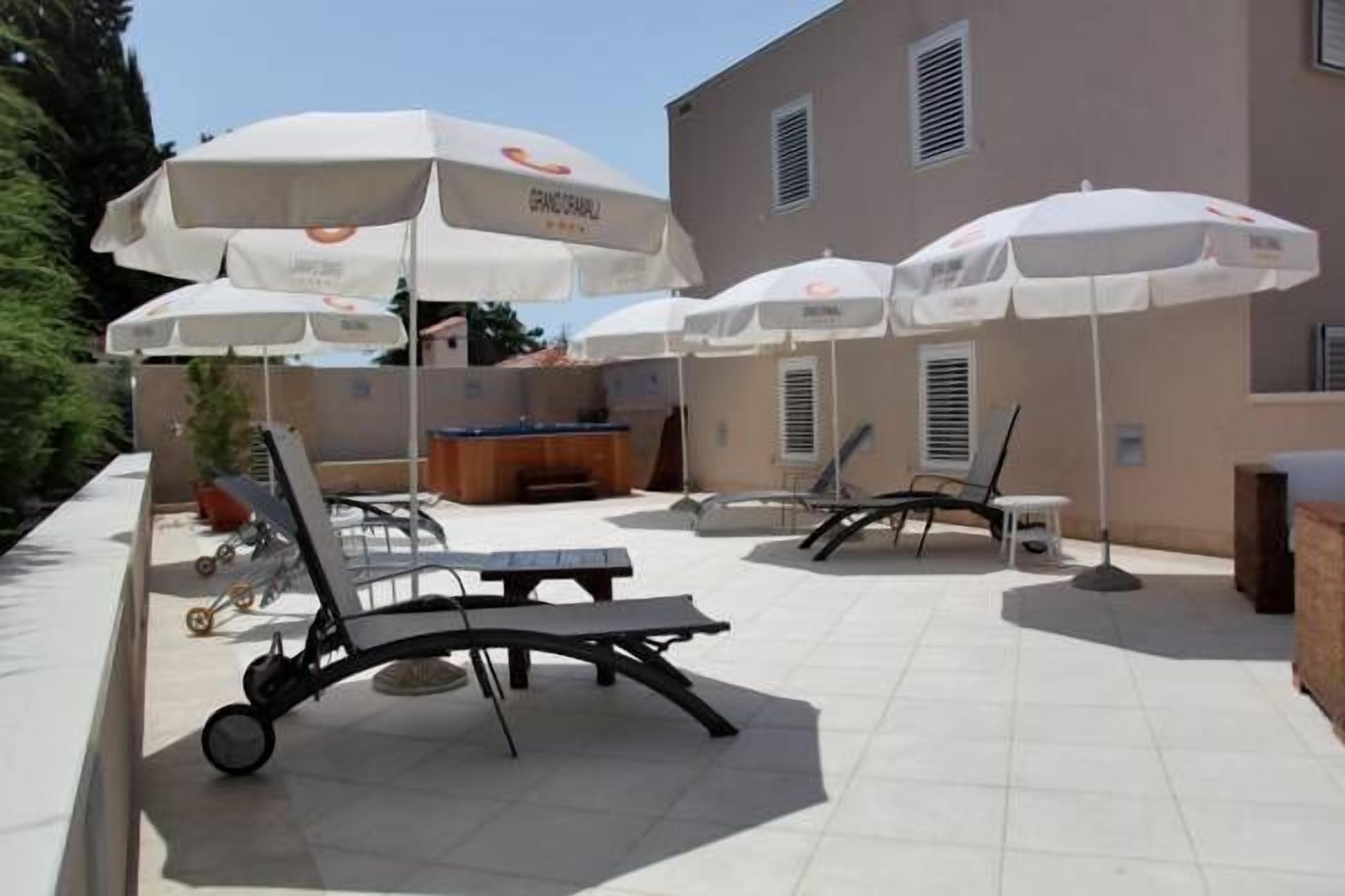 Hotel Abalone