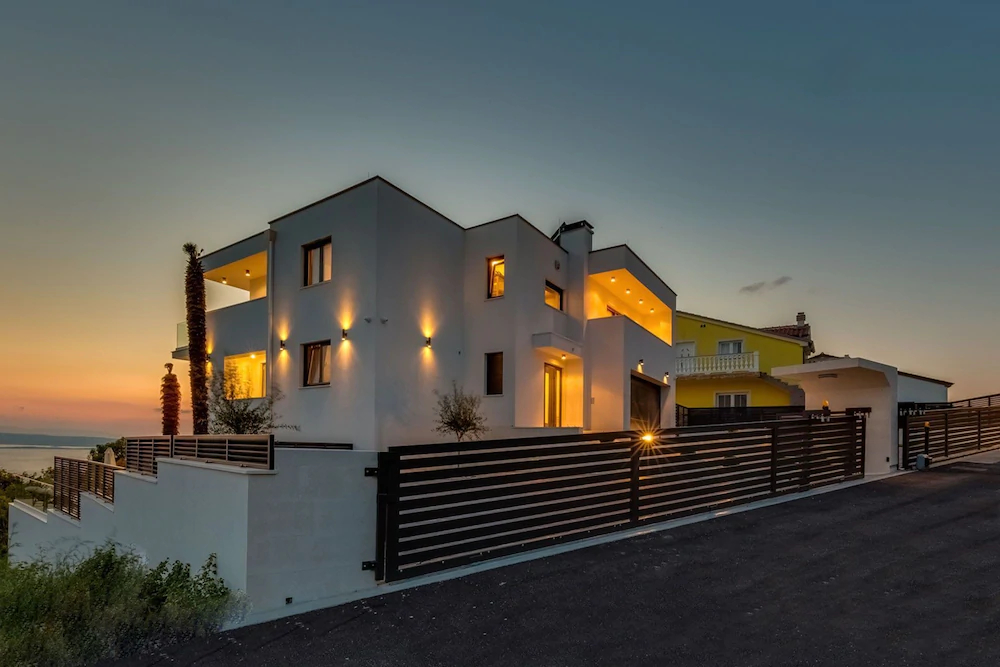House Luxus Villa Arly