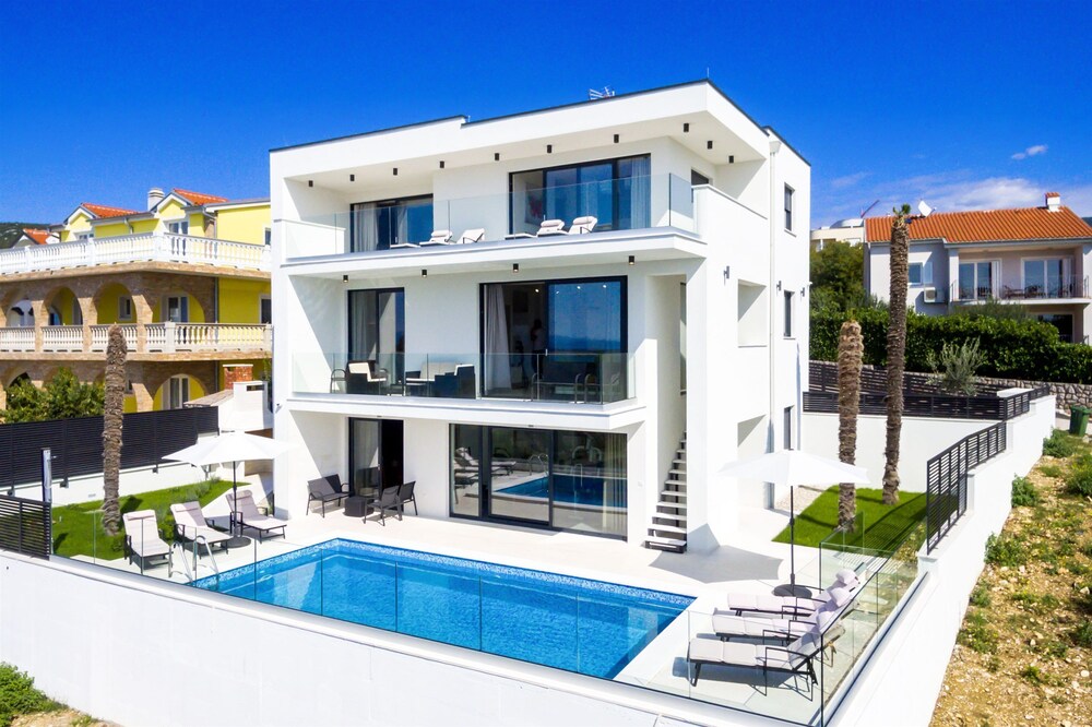 House Luxus Villa Arly