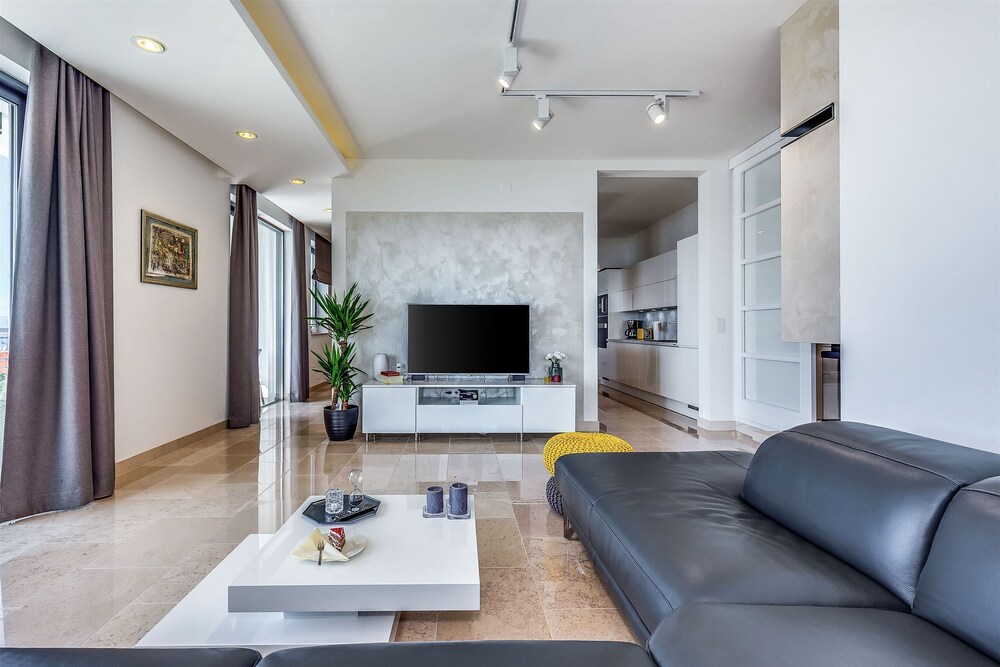 House Luxus Villa Arly