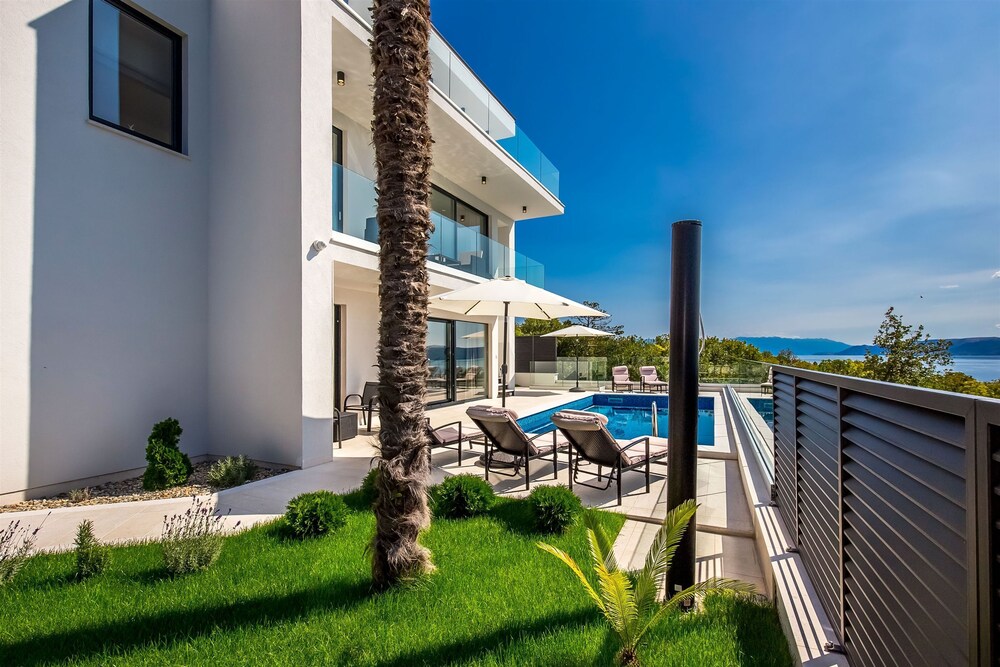 House Luxus Villa Arly