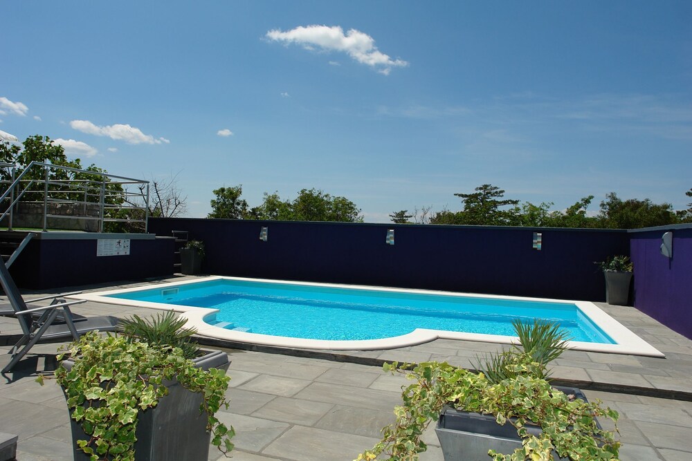 House Moderna
