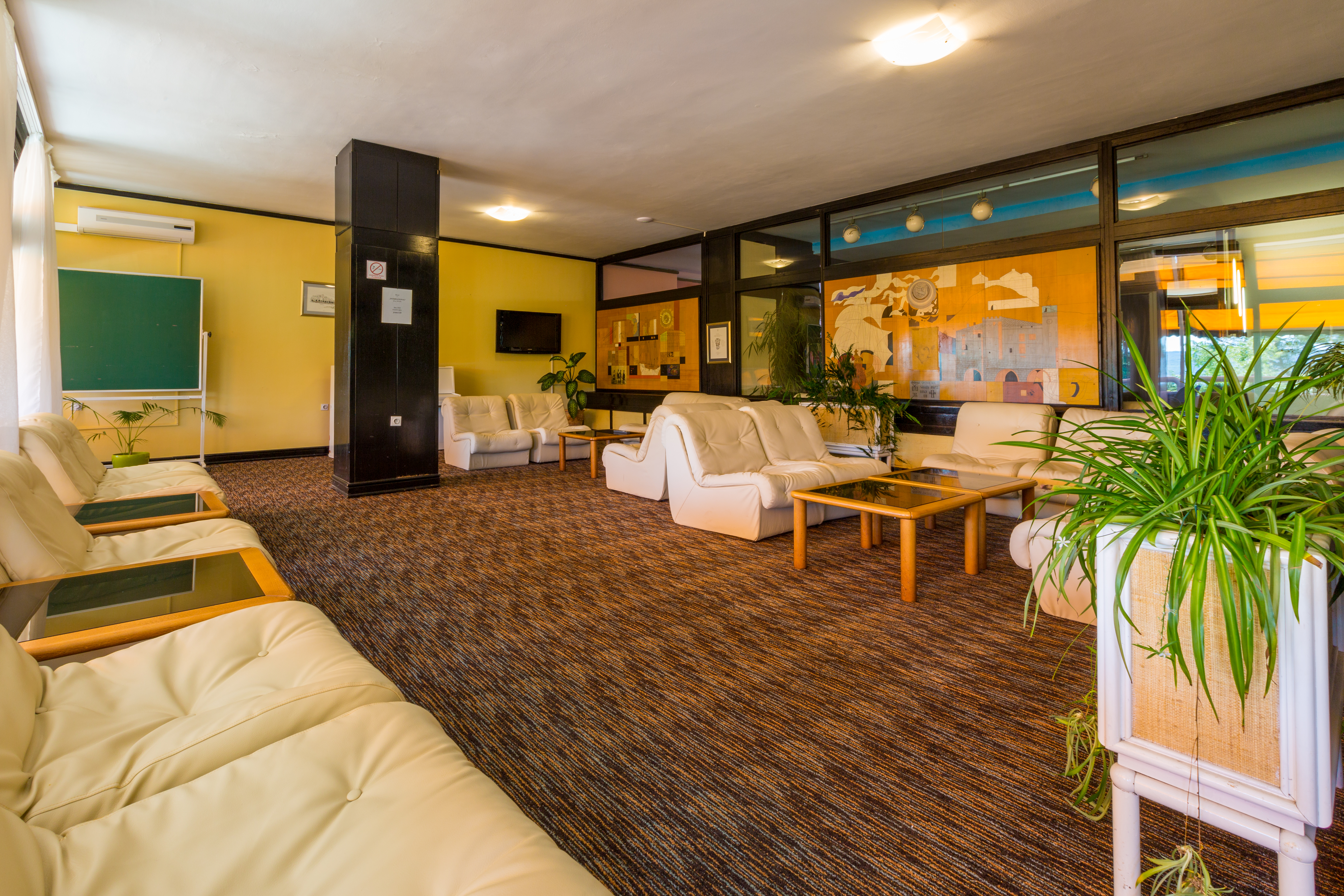 Hotel International