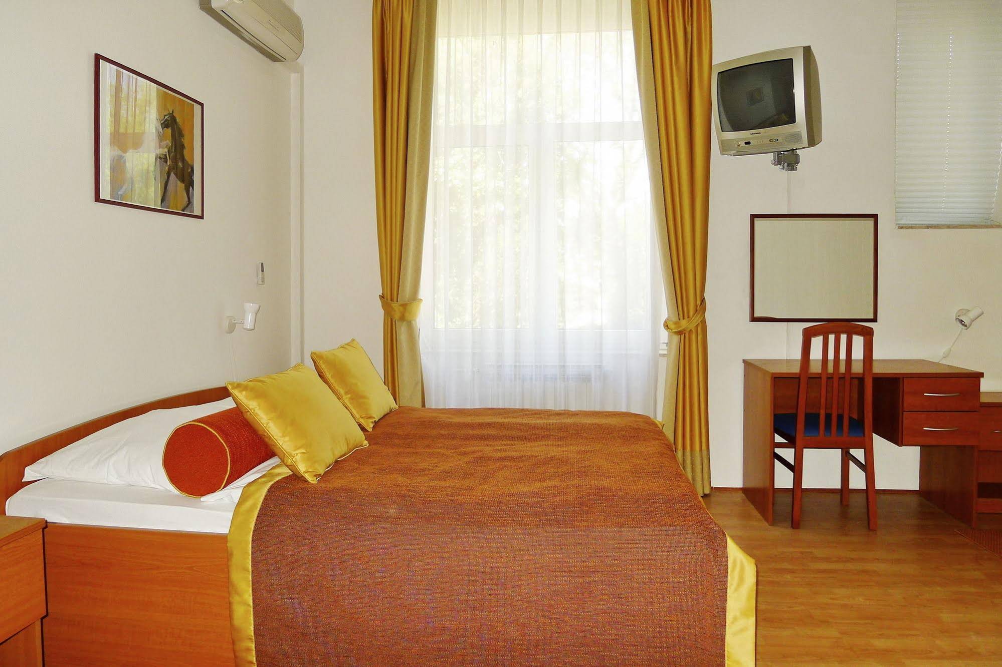 Villa Aurora