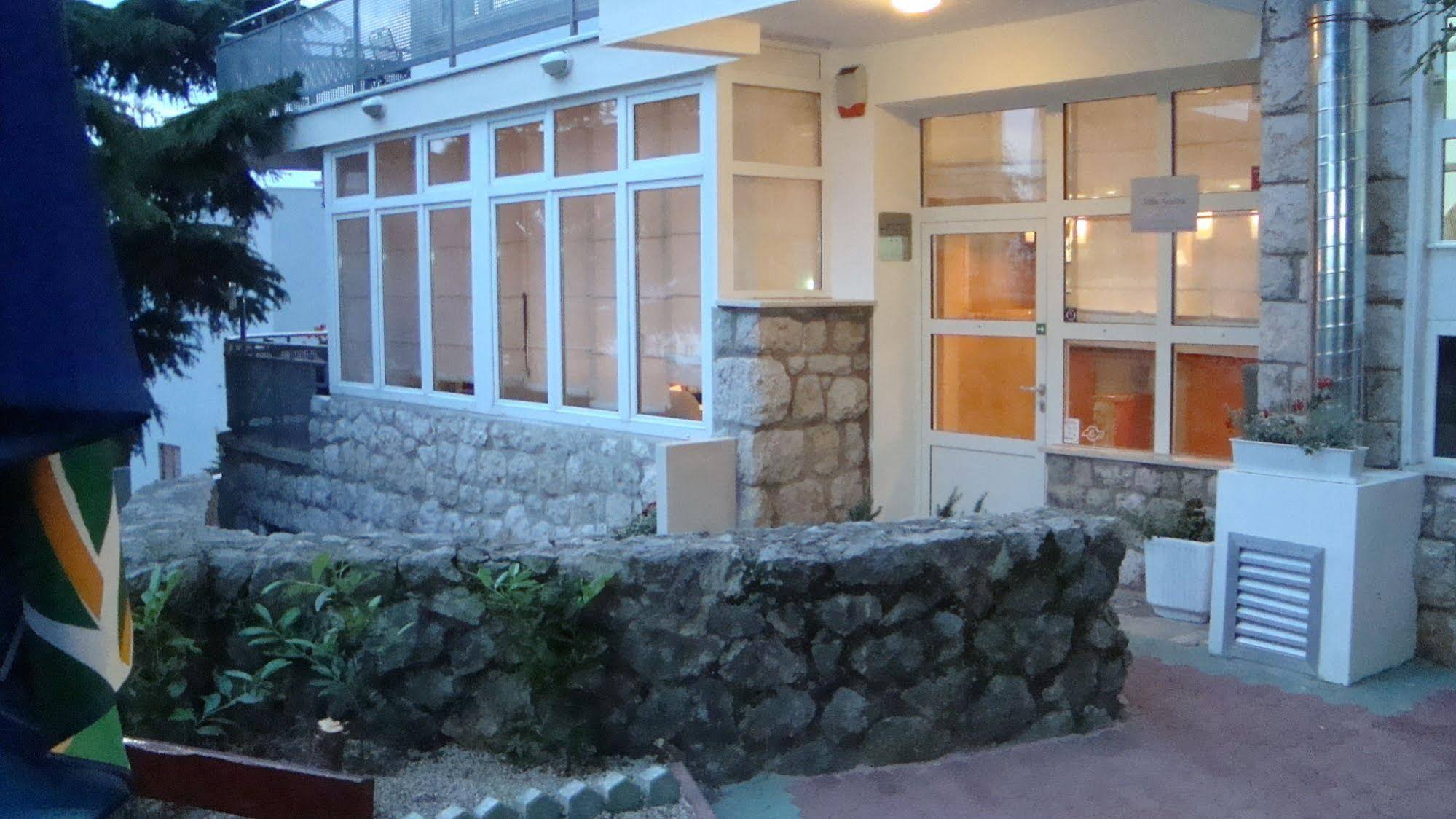 Villa Aurora