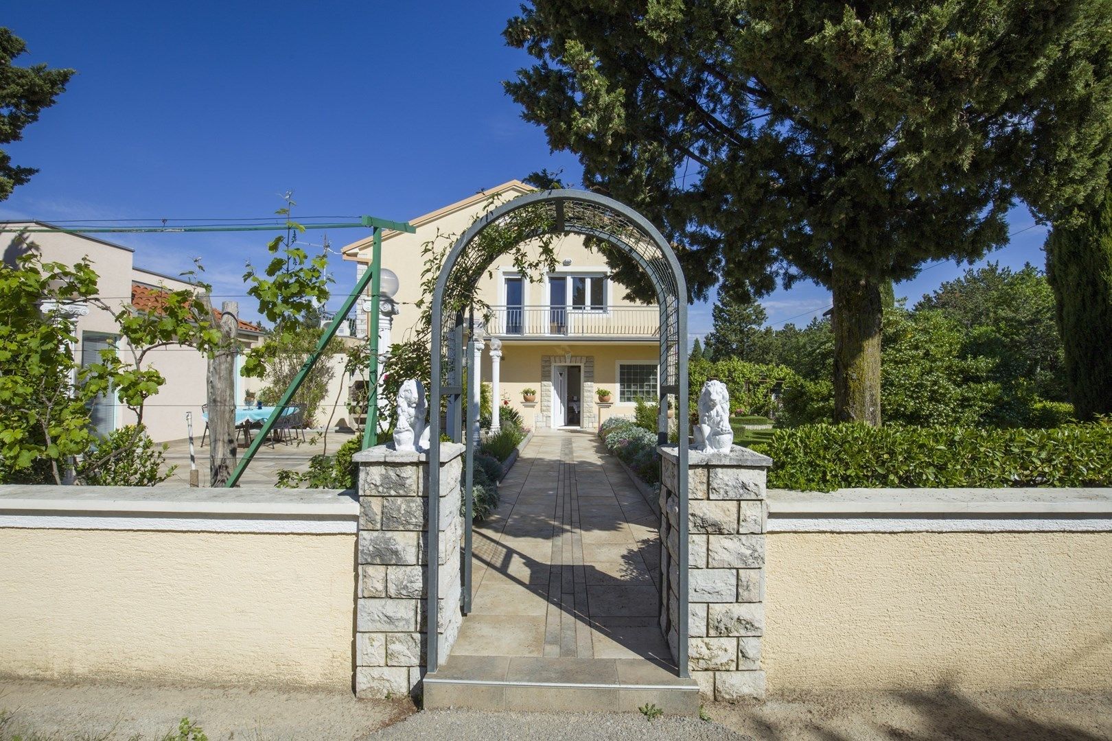 Villa Mary