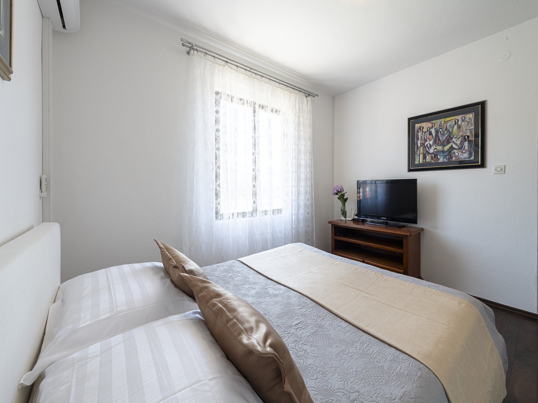 Guest House Rooms Rose
