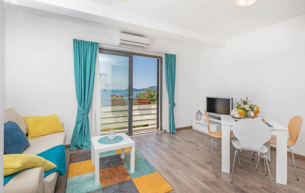 Apartmani D & J